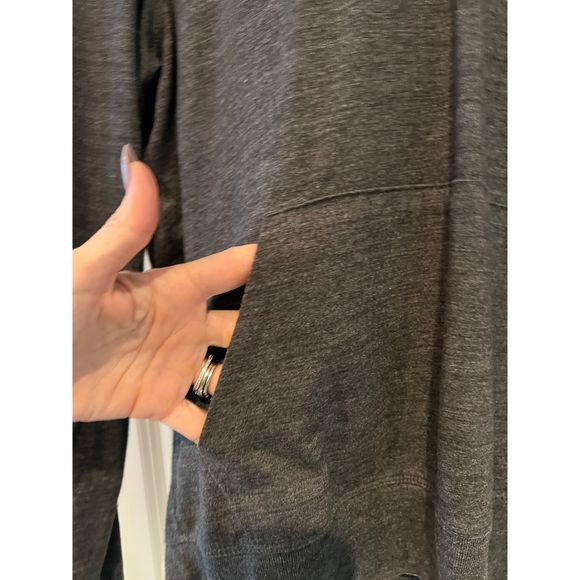 The North Face lightweight fitted hoodie size medium - Picture 3 of 7